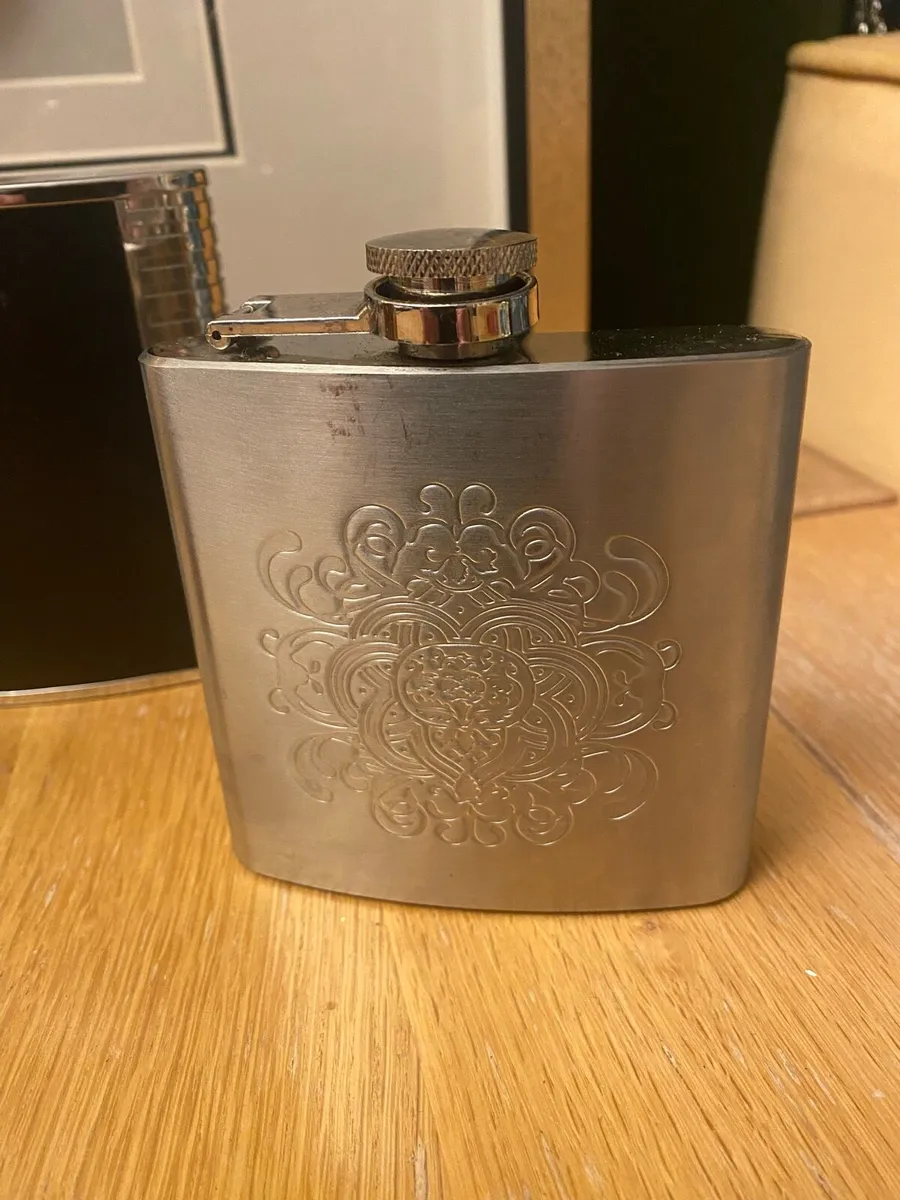 Golfer hip flask - Image 2