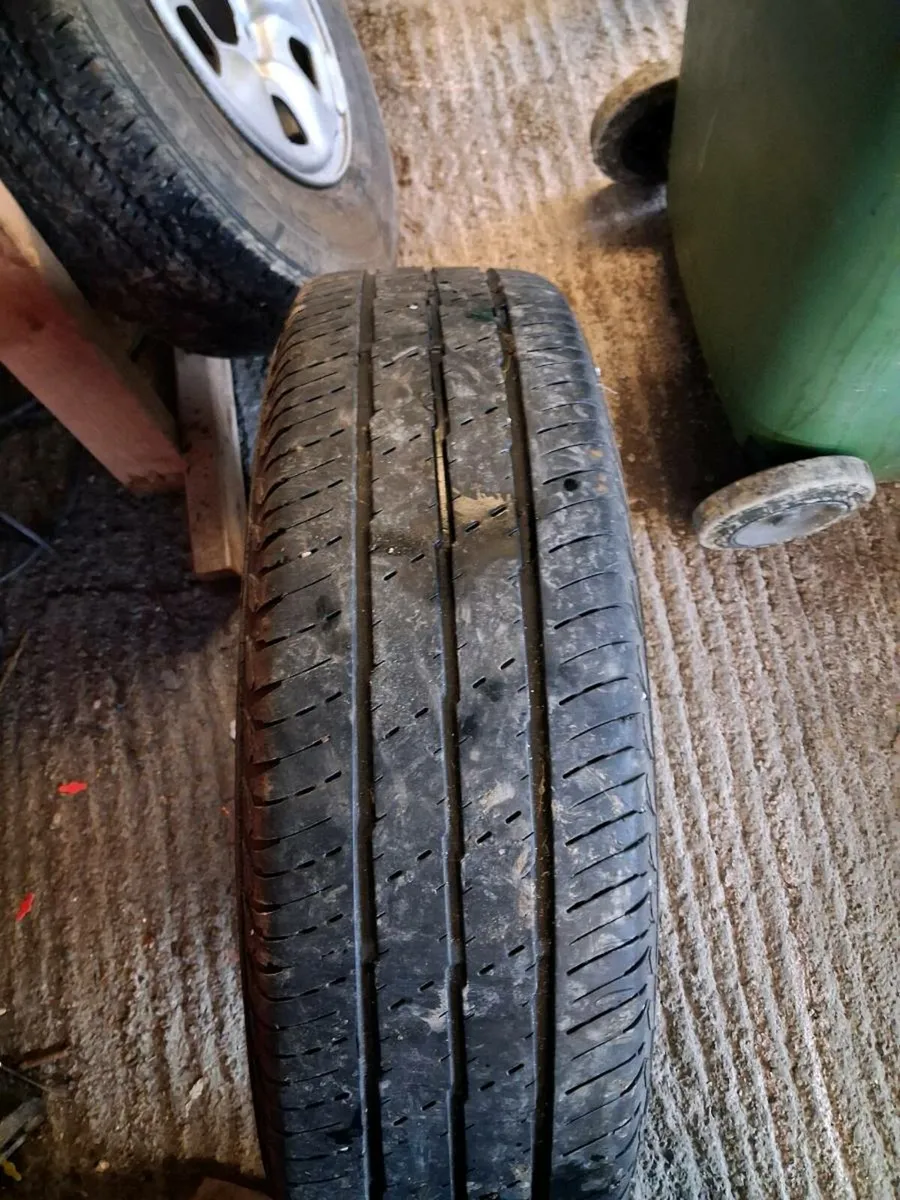 4 hilux rims with good tyres - Image 4