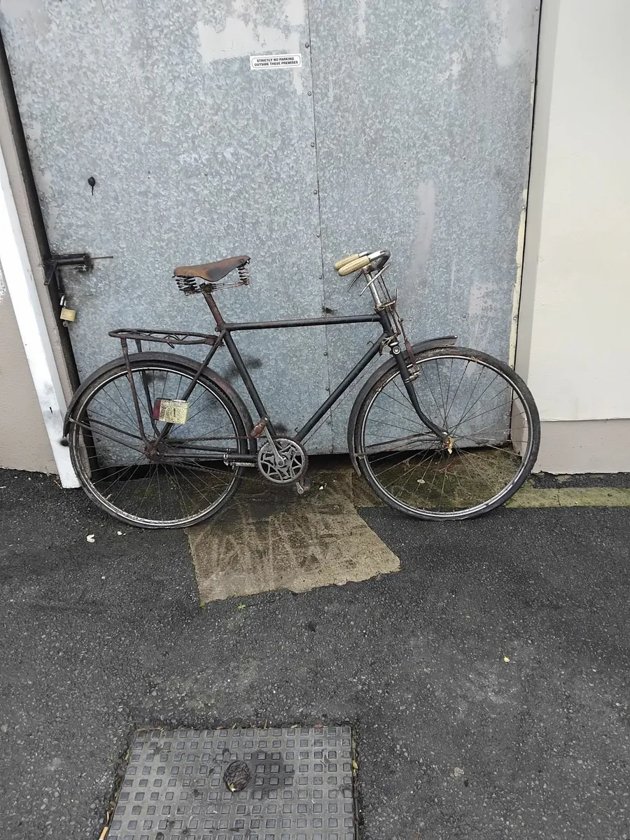 Old hi nelly bike man's bike read add priced - Image 1