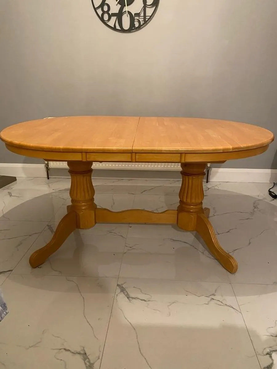 Kitchen table and chairs - Image 3