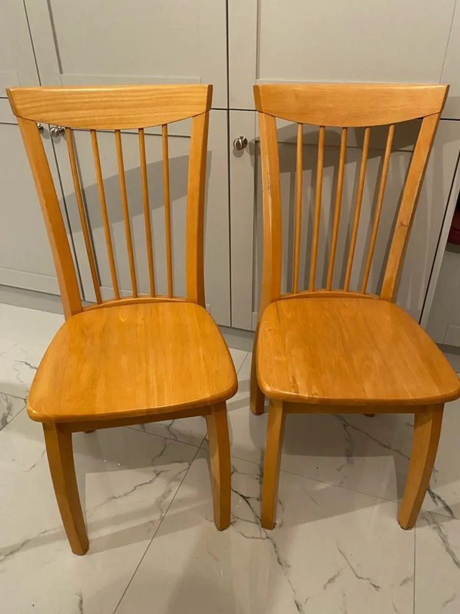 Kitchen table and chairs - Image 4