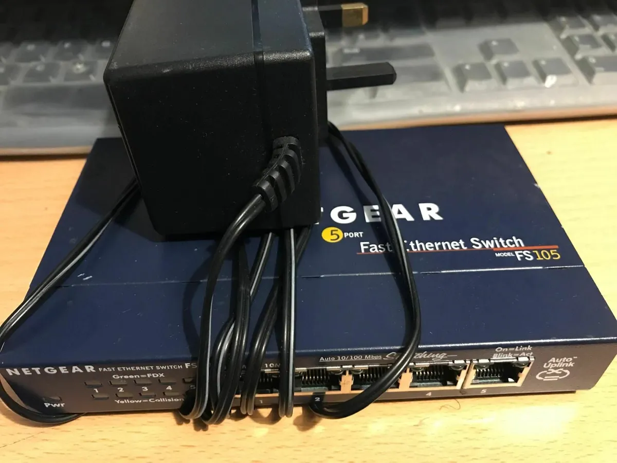 Netgear 5-port Fast Ethernet Switch