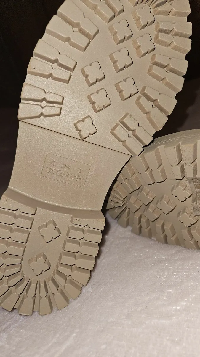 Womens boots - Image 4