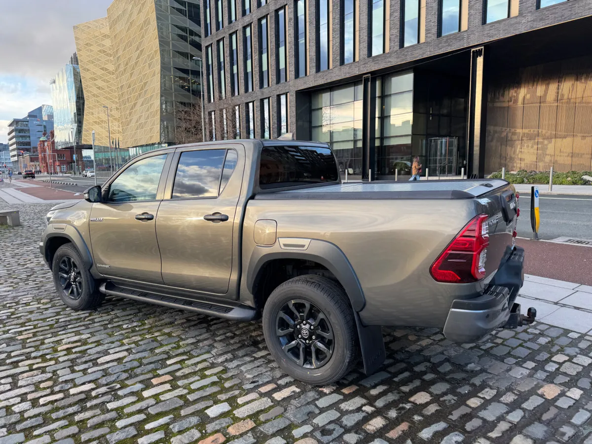Toyota Hilux 2022 - Image 4
