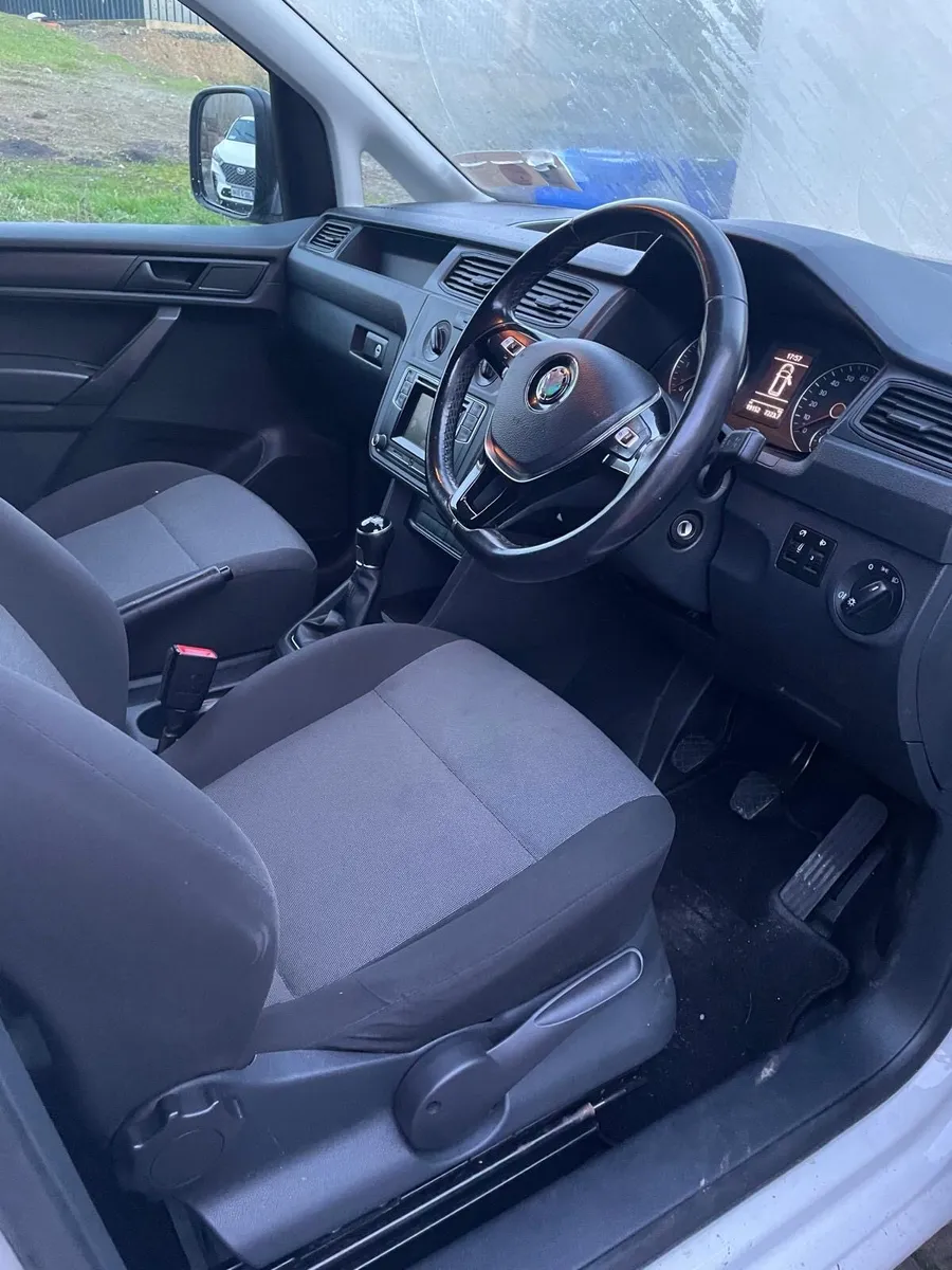 Volxwagon caddy 2lt maxi - Image 4