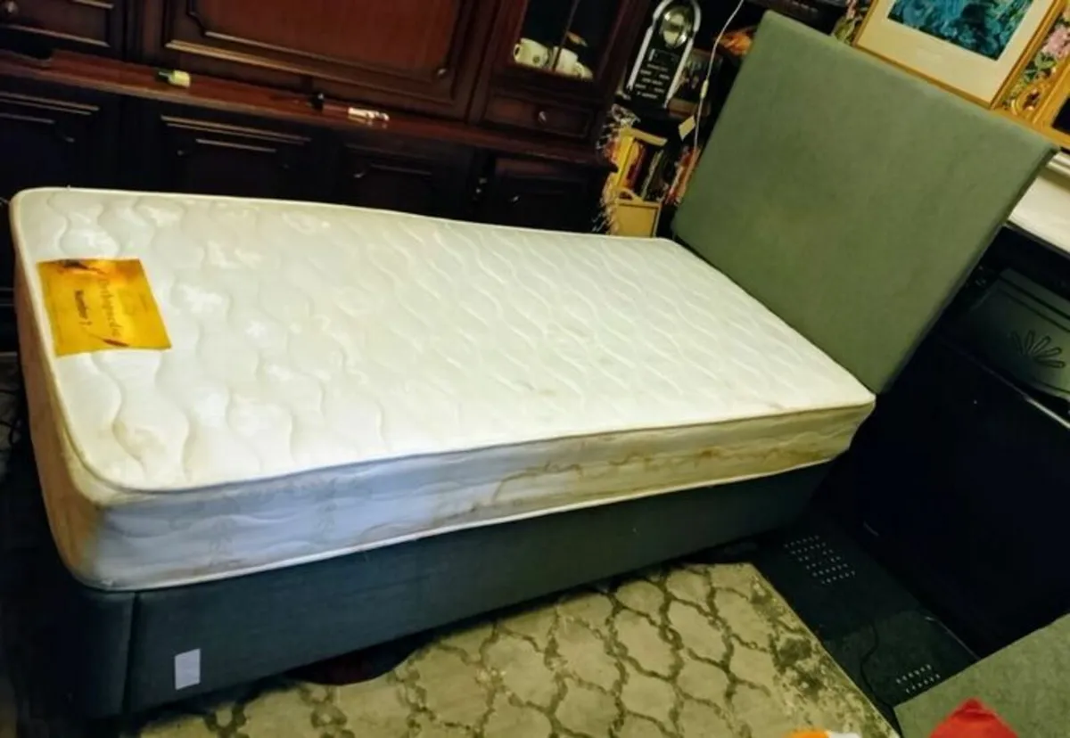 single bed - Image 1