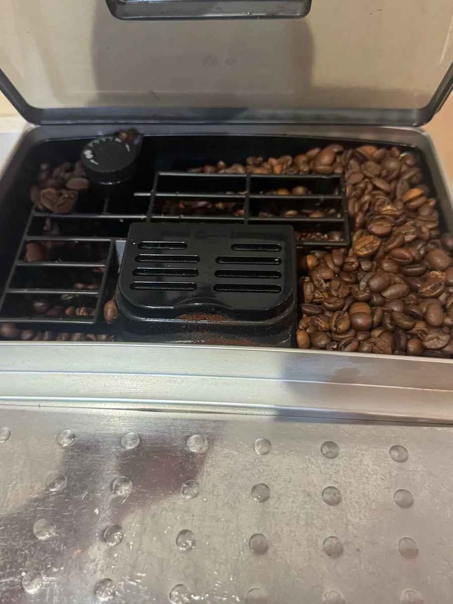 Delonghi coffee machine - Image 4