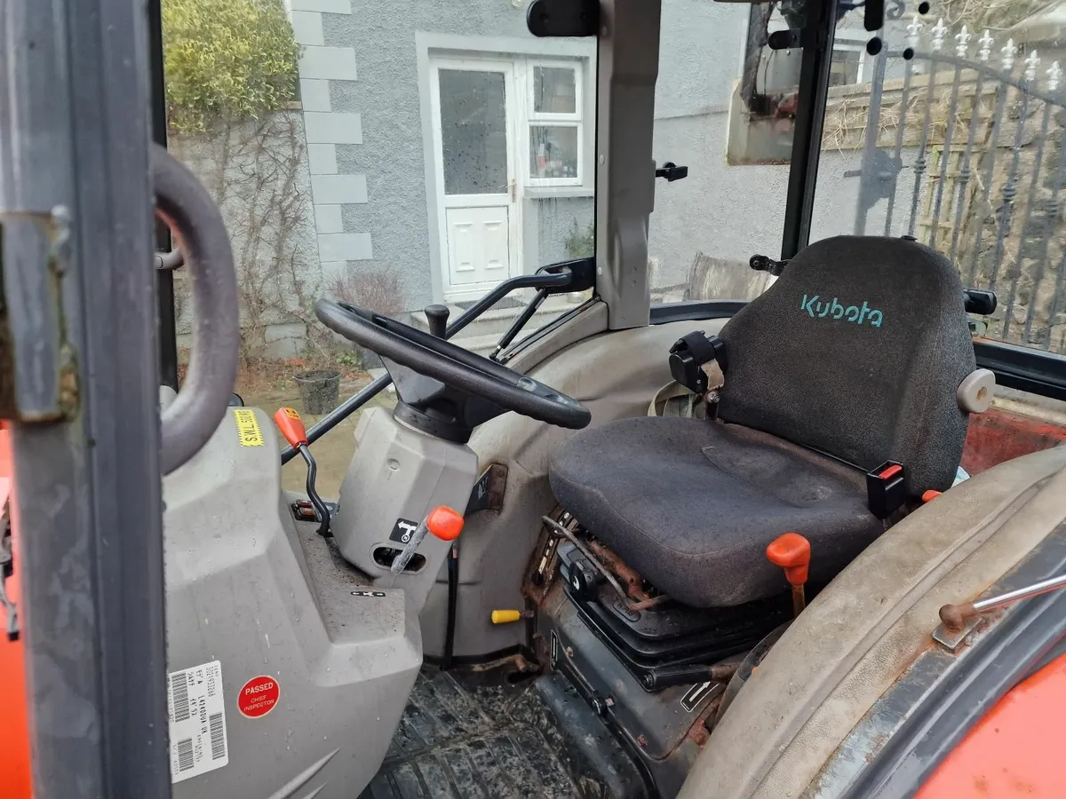 Kubota L4240-II Compact Tractor 900 hours - Image 2