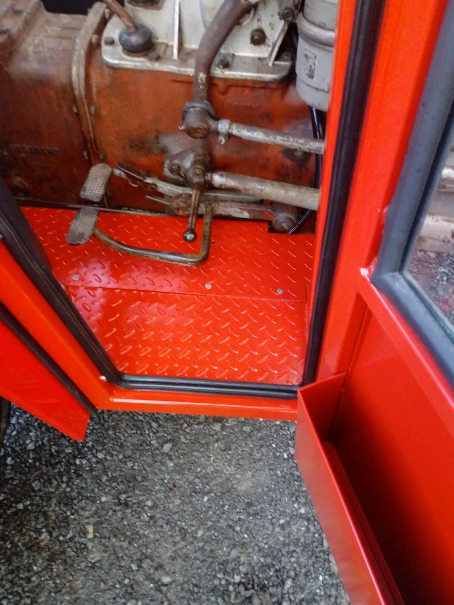 New cab mf  135 35 - Image 2