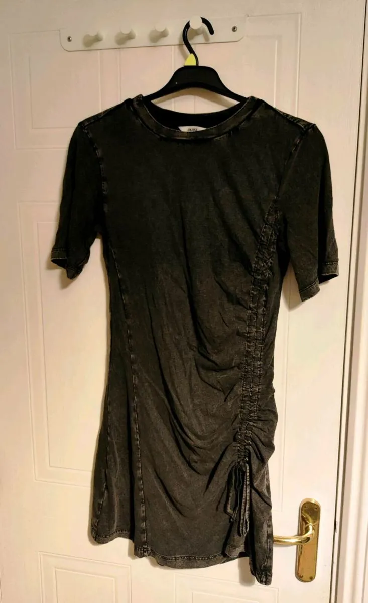 Dark Ruched Side Dress – OBJECT – Size S

Dark Ruc - Image 3