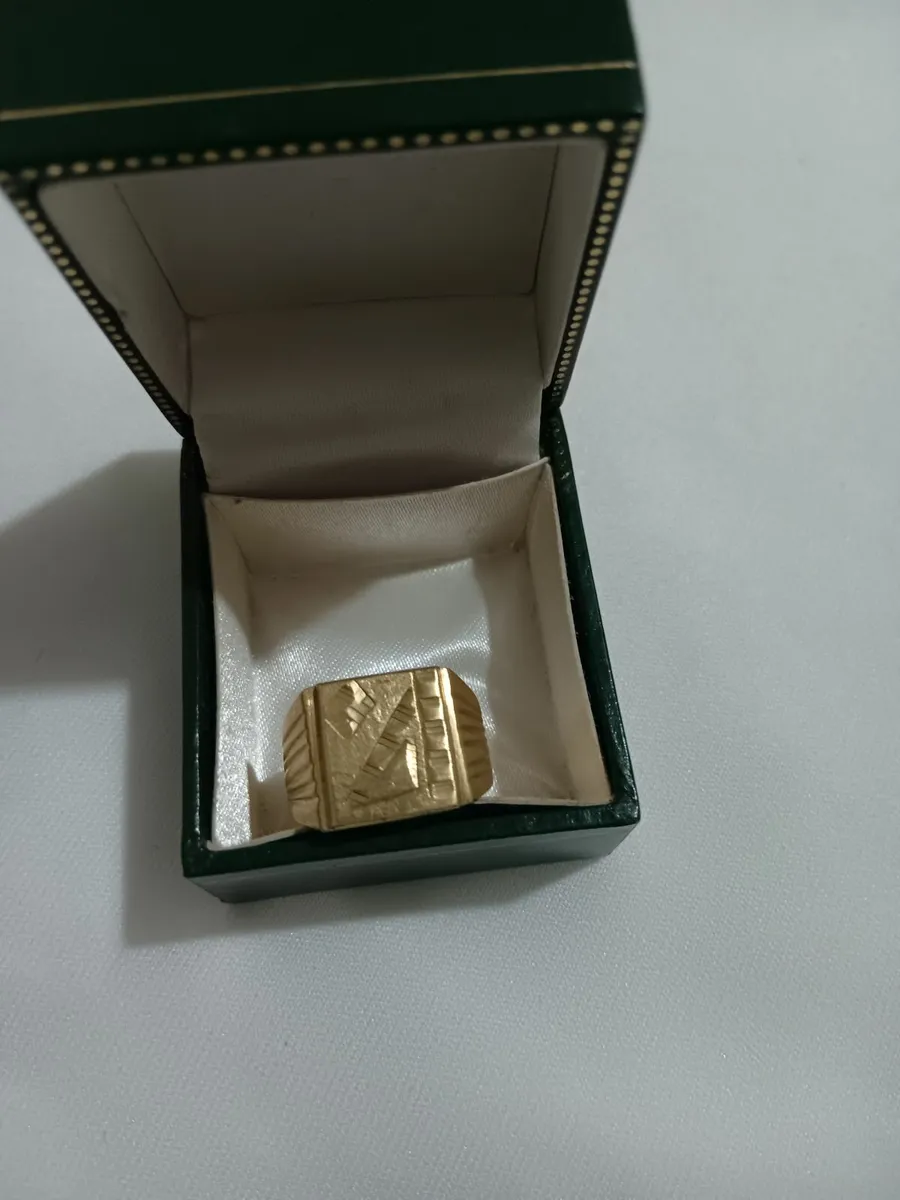 Gold men ring - Image 1