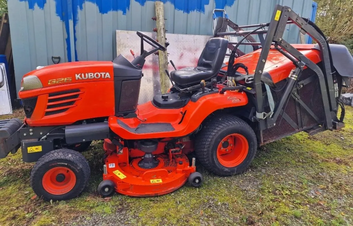 Kubota high tip ride on mower lawnmower 400 hours - Image 2