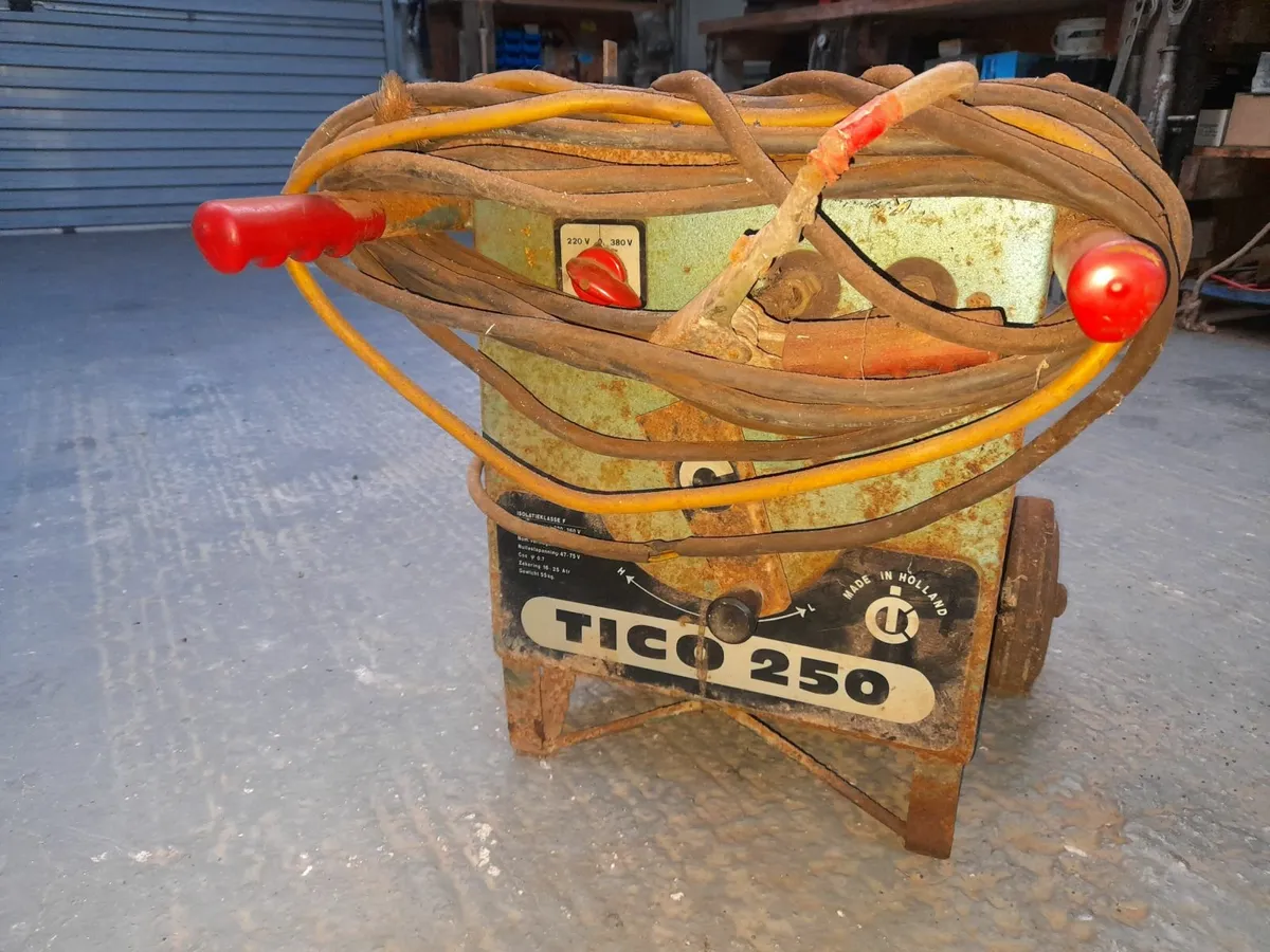 Oil cooled welder - Image 1