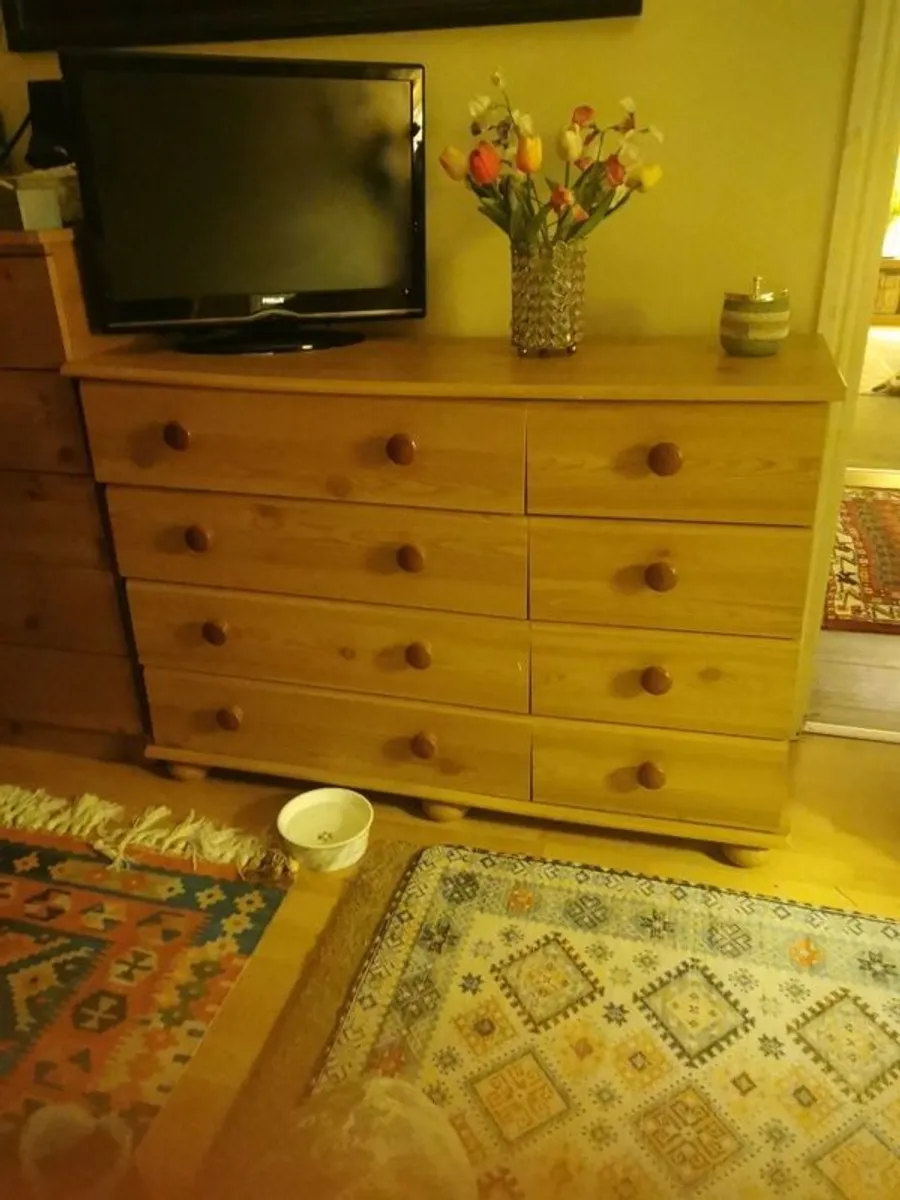 chest of drawers - Image 1