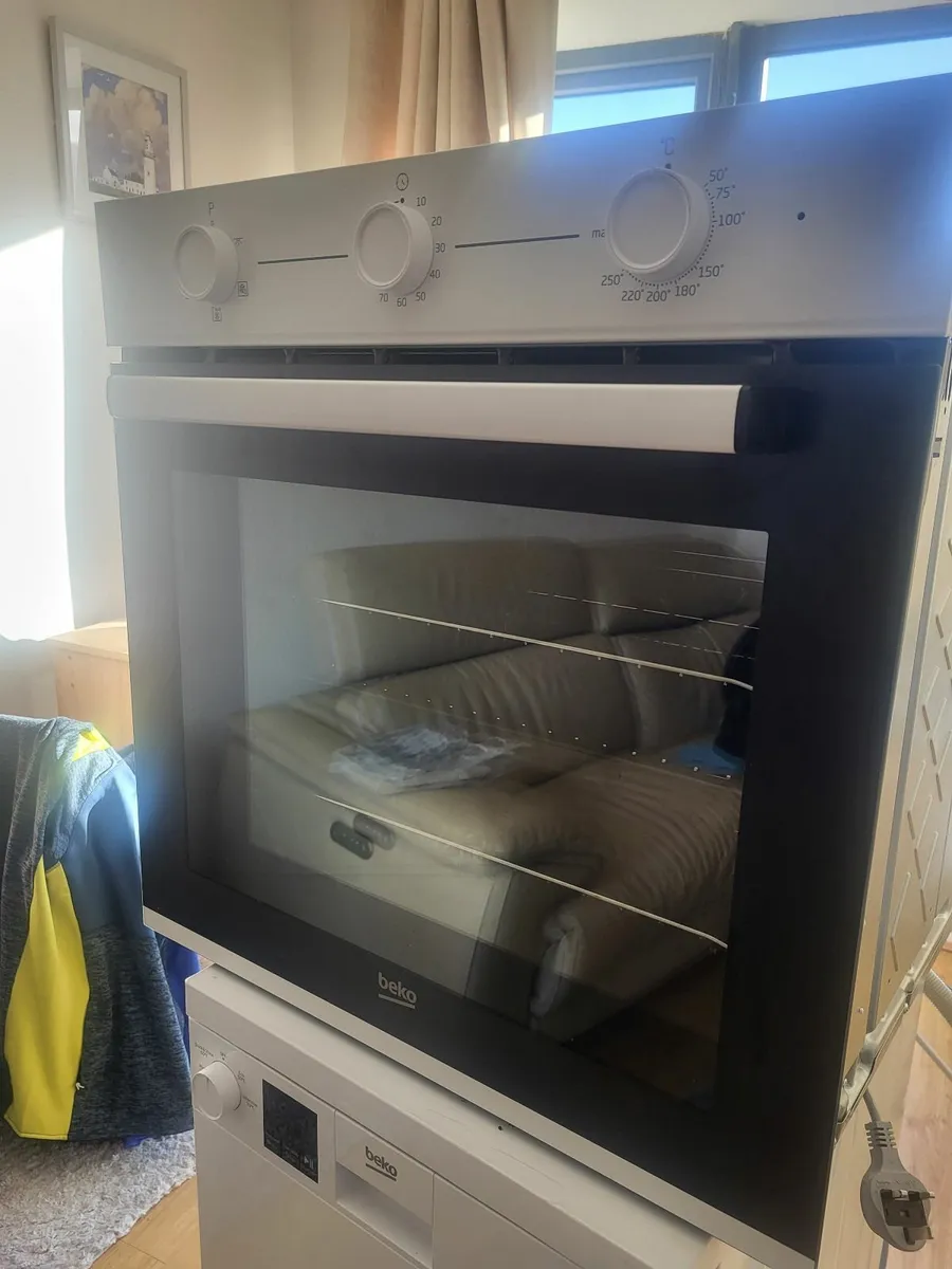 Oven - Image 1