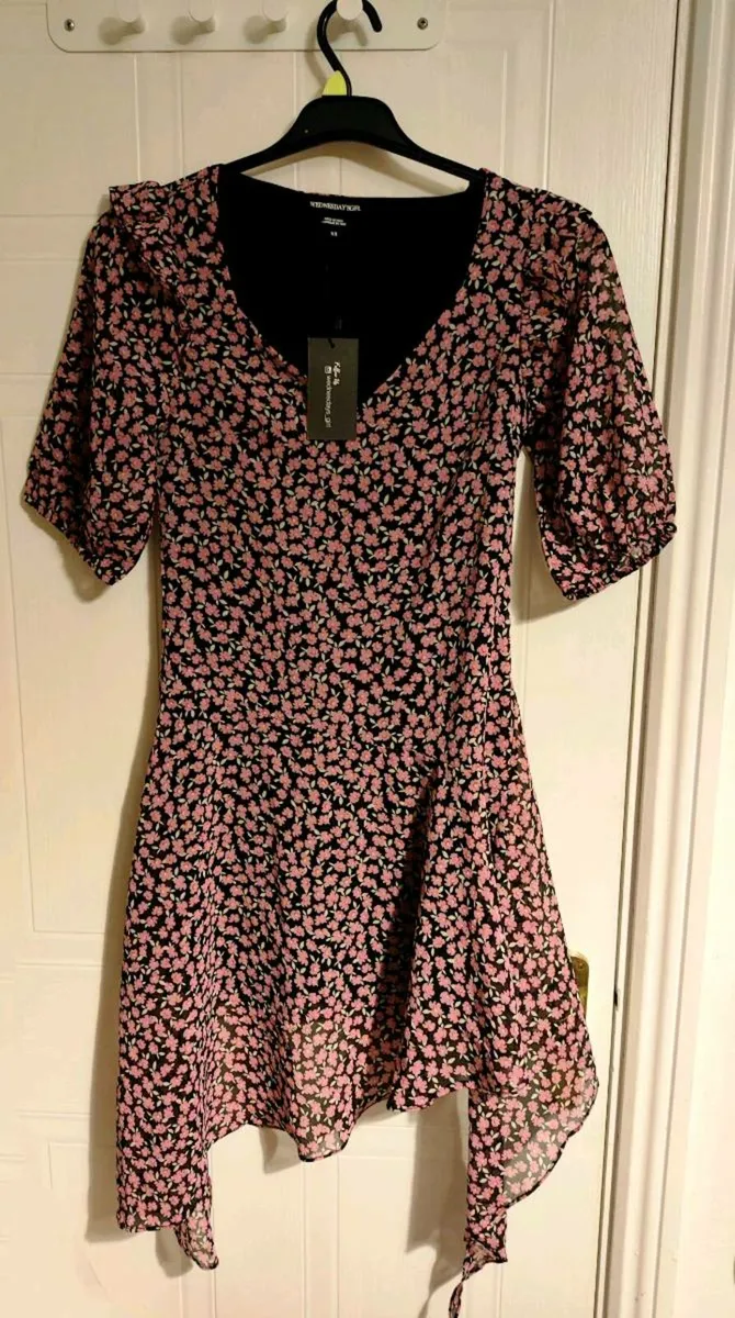 Floral Asymmetrical Hem Dress – Wednesday’s Girl – - Image 1