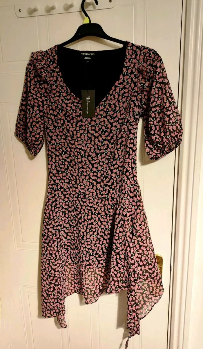 Floral Asymmetrical Hem Dress – Wednesday’s Girl – - Image 4