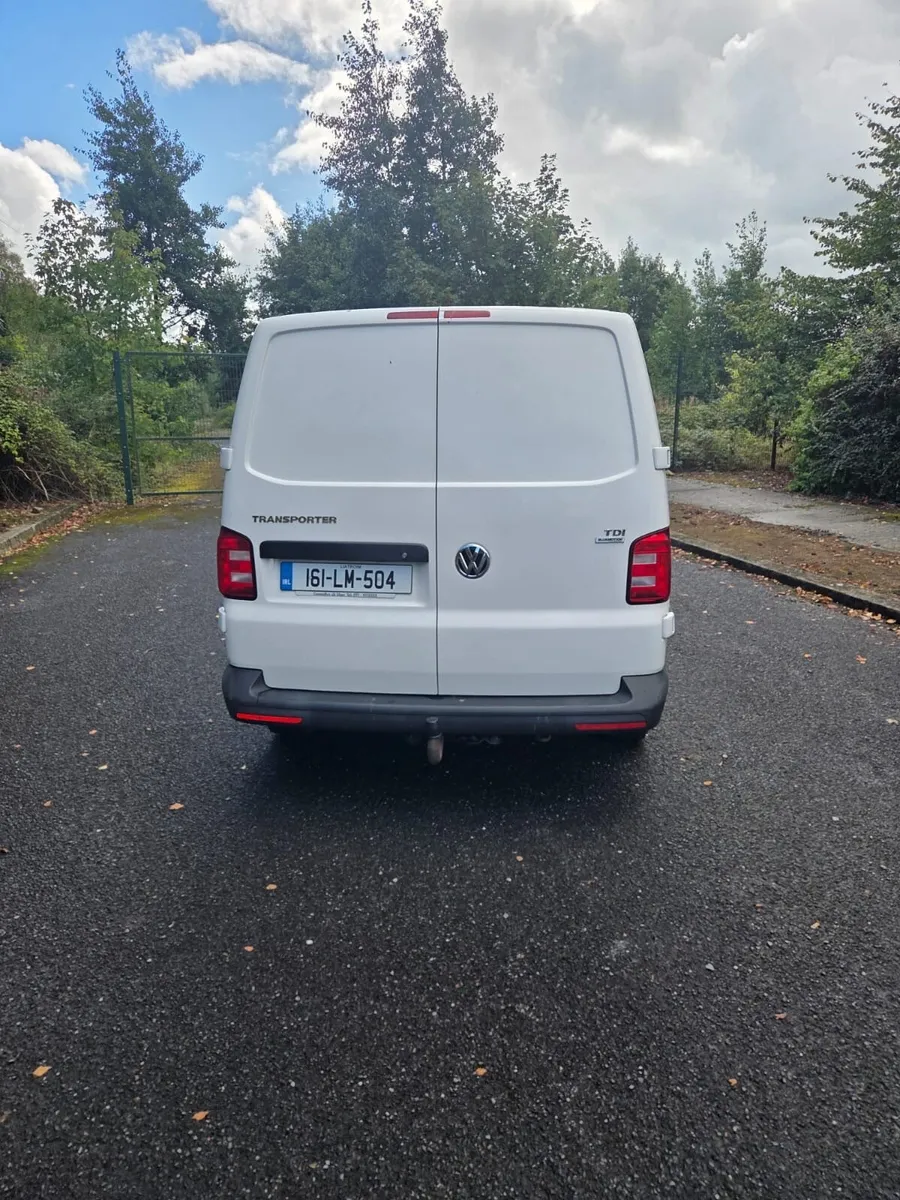 Volkswagen Transporter 2016 - Image 2