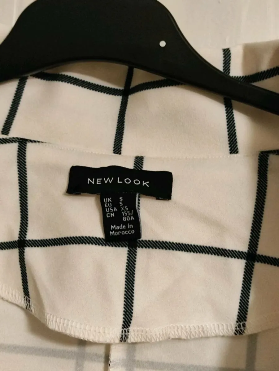 White & Black Grid Print Coat – New Look – Size S - Image 4