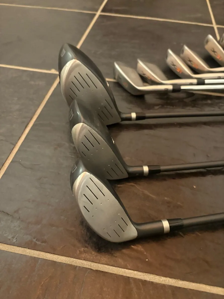 Golf club set and trolly - Image 3