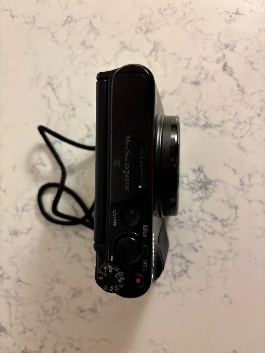 Canon SX740 HS - Image 2