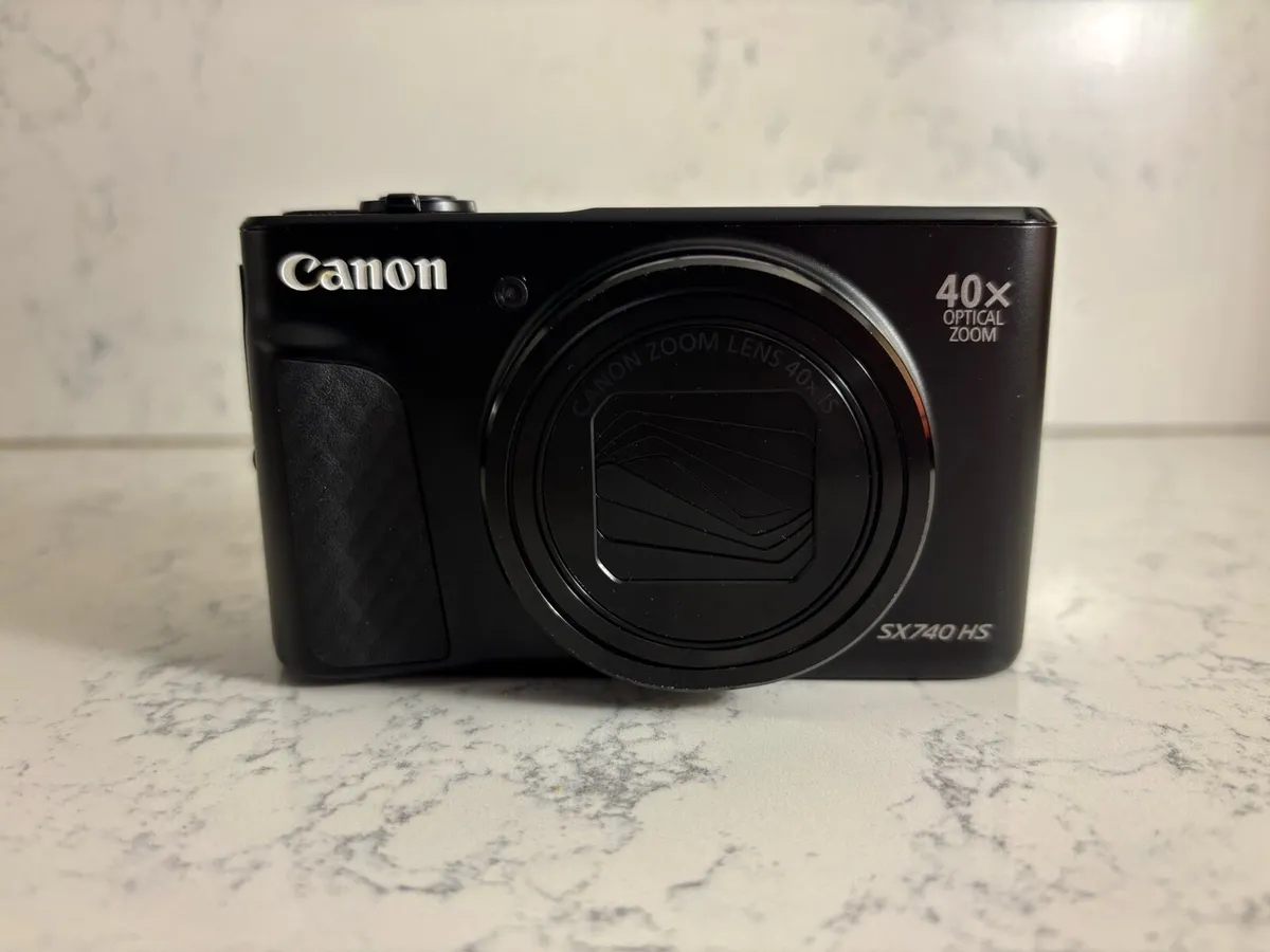 Canon SX740 HS - Image 1