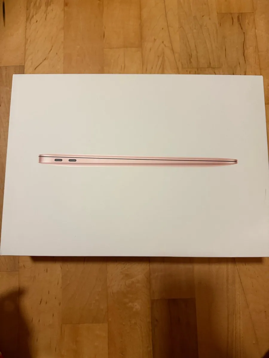 Macbook Air - Image 2
