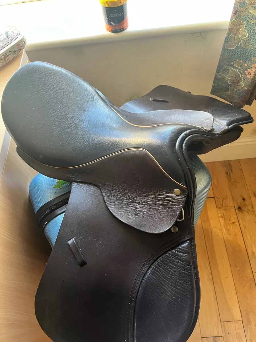 Berney 16’ saddle - Image 3