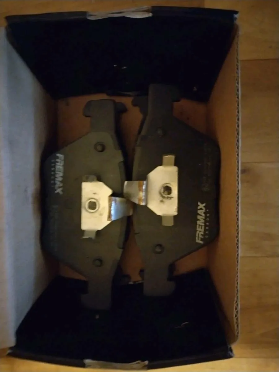 BMW 3 Series- E90 Brake Pads- Front - Image 2