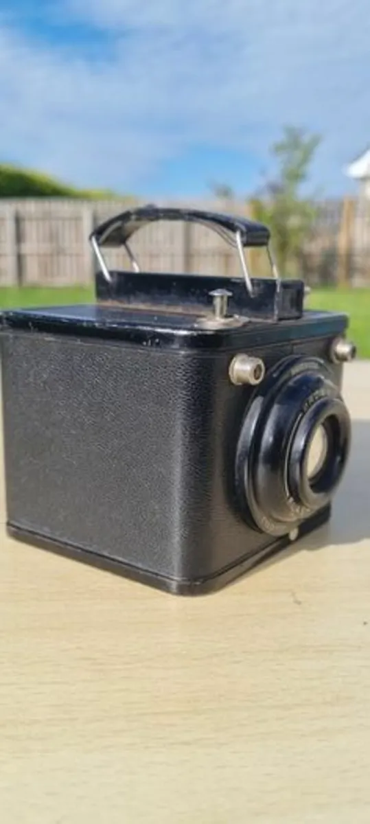 Kodak Brownie Flash Six-20 - Image 3