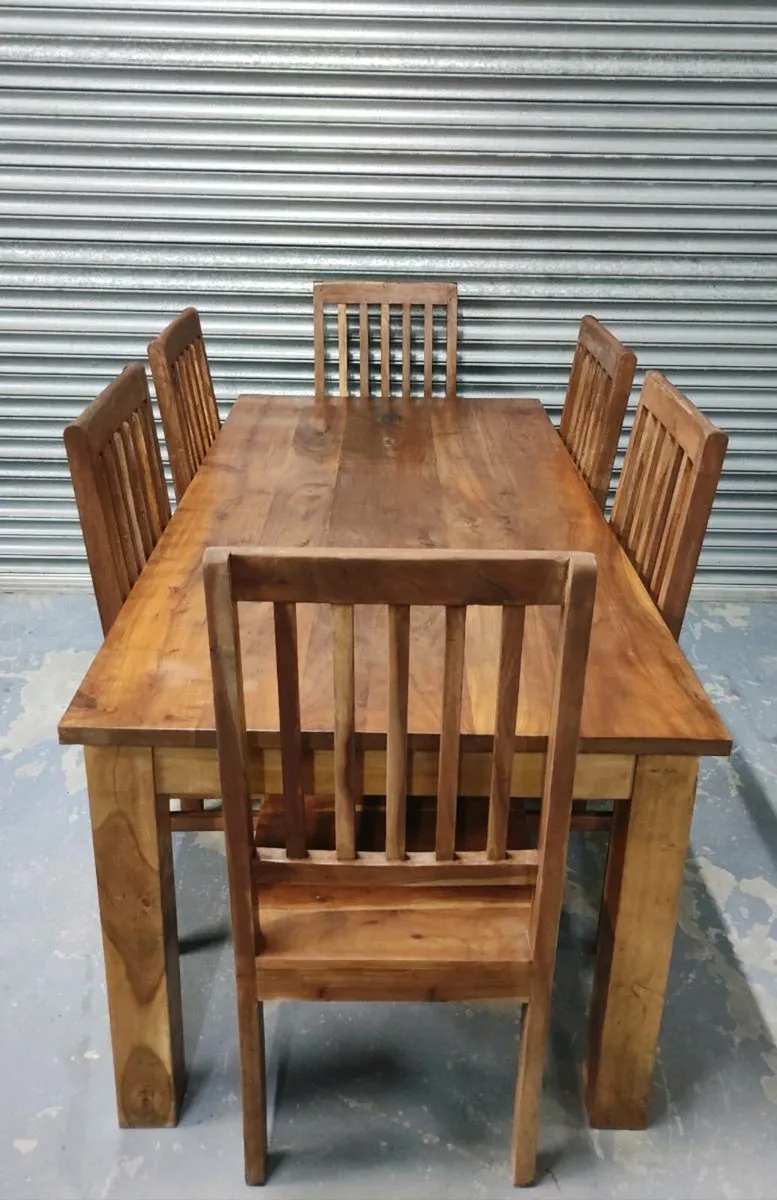 Solid wood table & 6 chairs 🚚 - Image 1