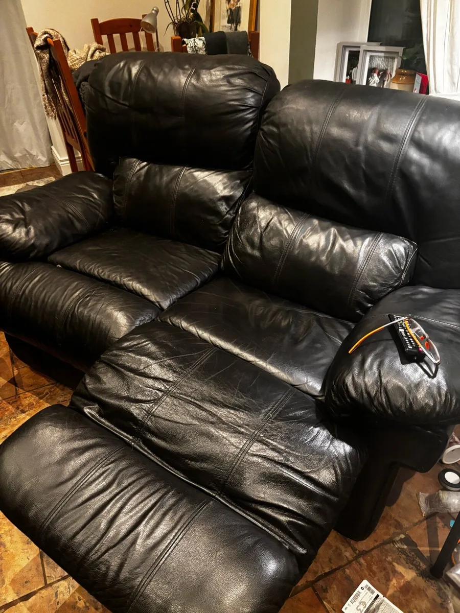 Leather couch - Image 2