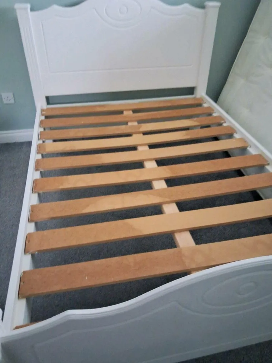 2 double beds - Image 2