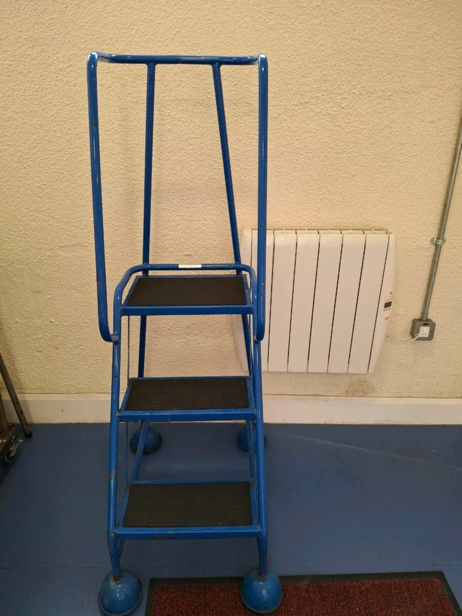 High Step Ladder - Image 2