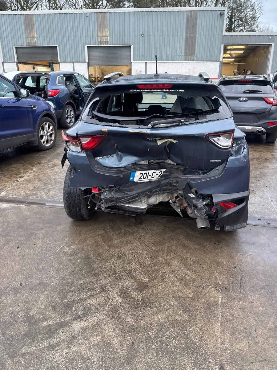 2020 kia stonic for breaking - Image 3