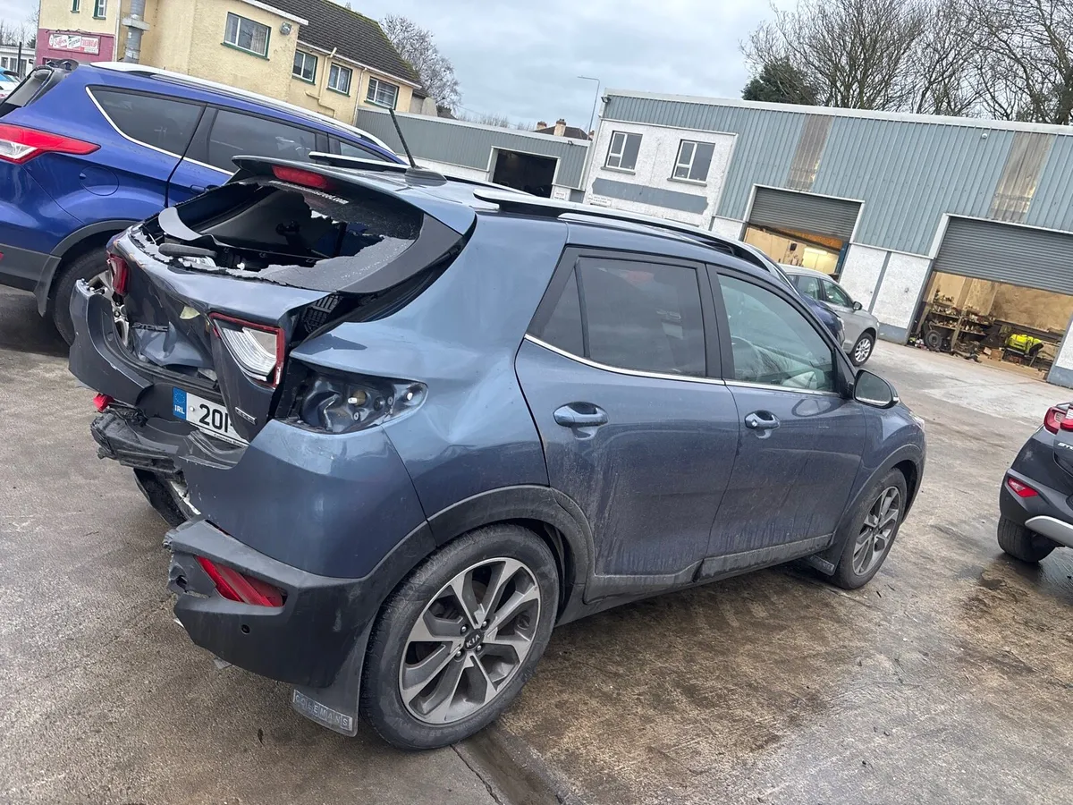 2020 kia stonic for breaking - Image 4