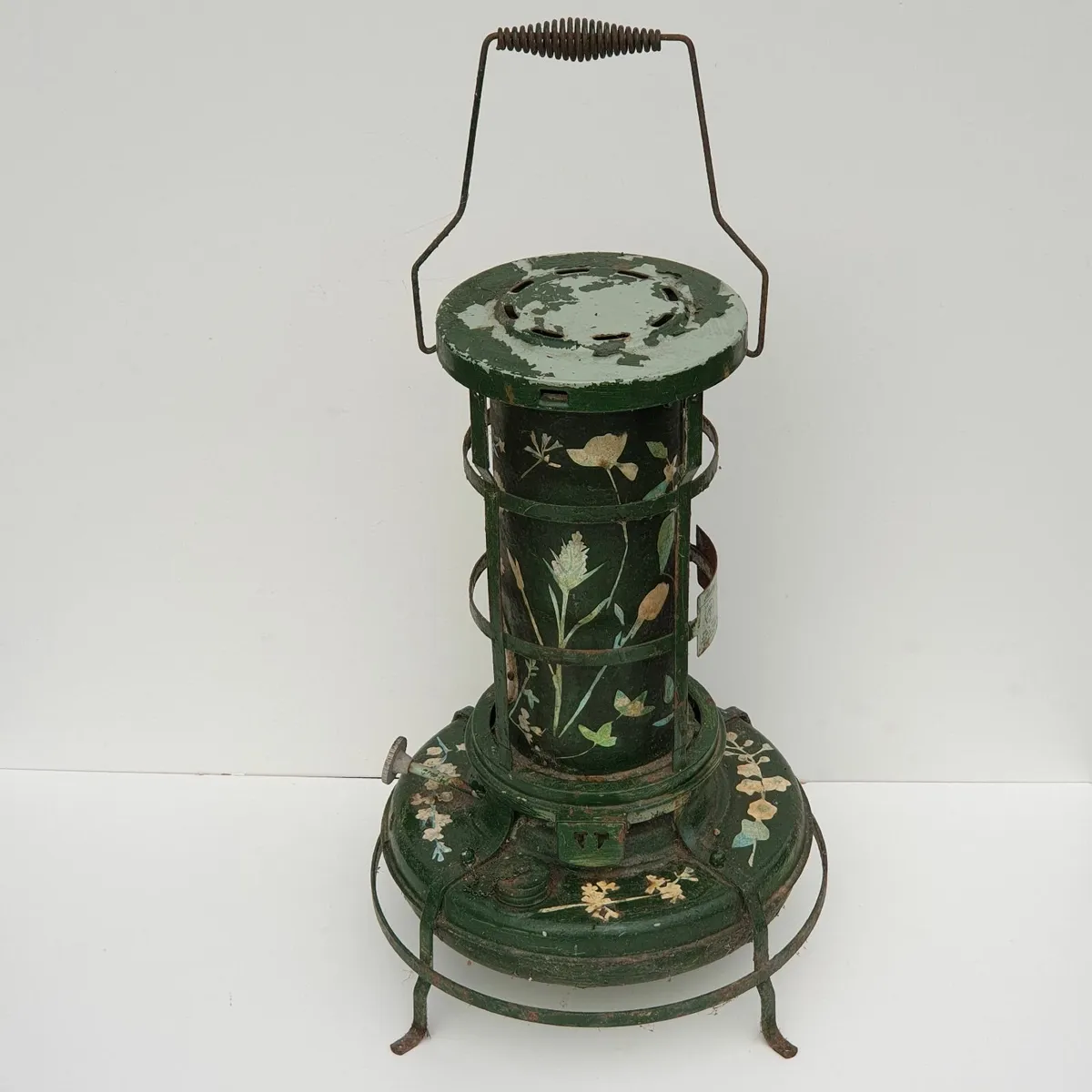 Aladdin paraffin heater upcycled to plant stand - Image 1