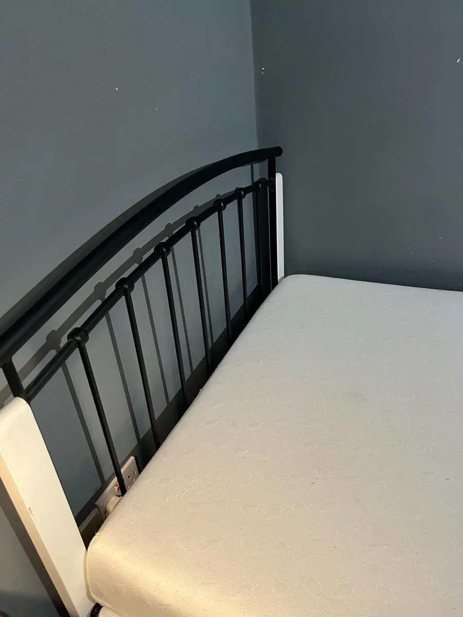 Small double bed frame - Image 2