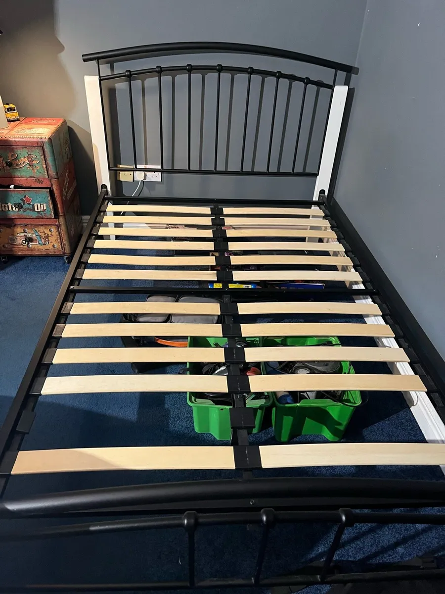 Small double bed frame - Image 3