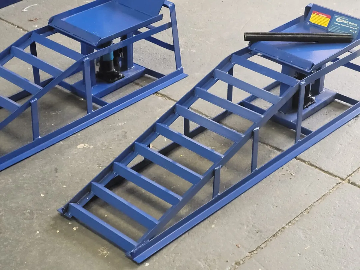 2 Ton Adjustable Garage Ramp Pair - Image 2