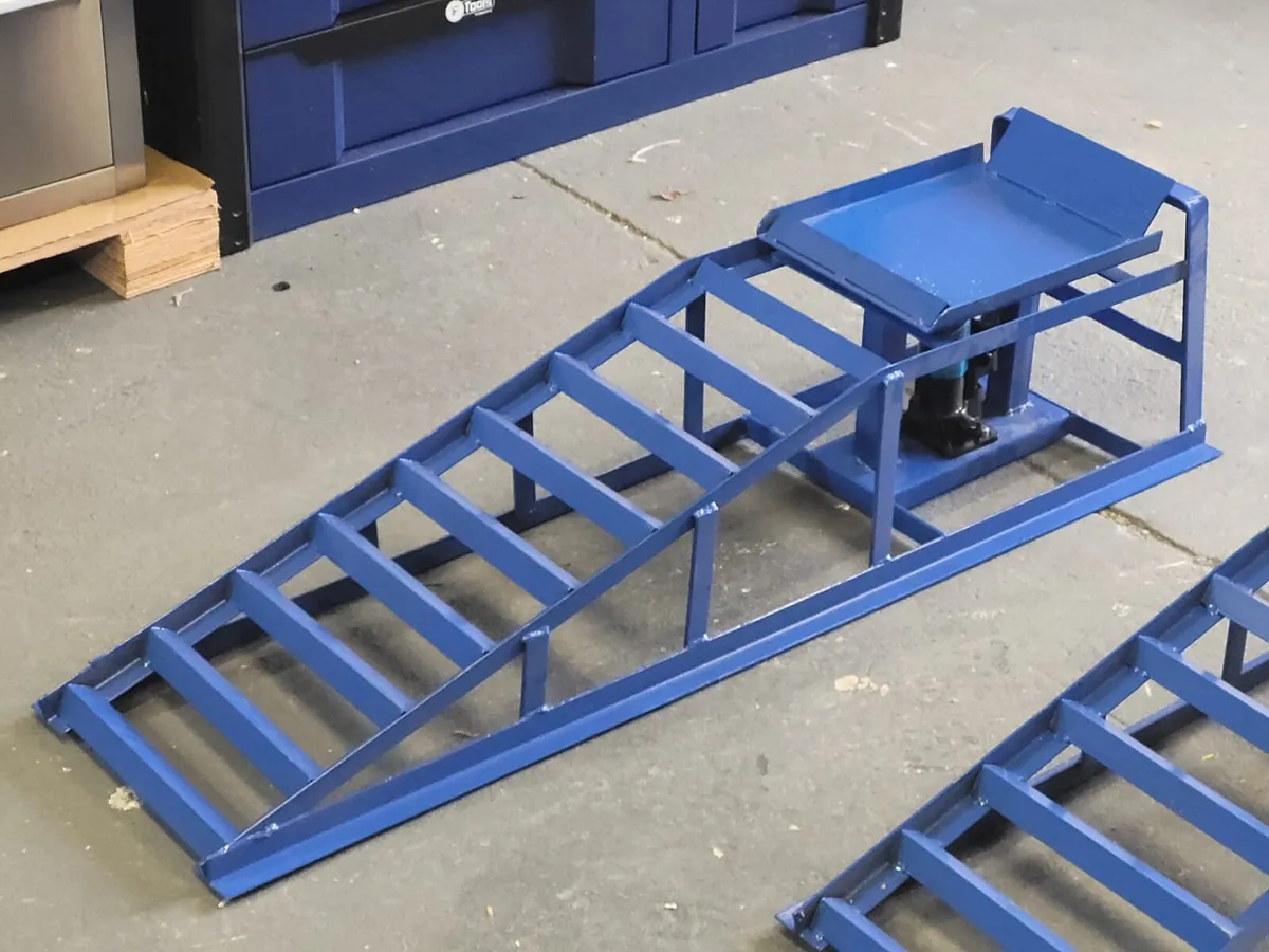 2 Ton Adjustable Garage Ramp Pair - Image 3