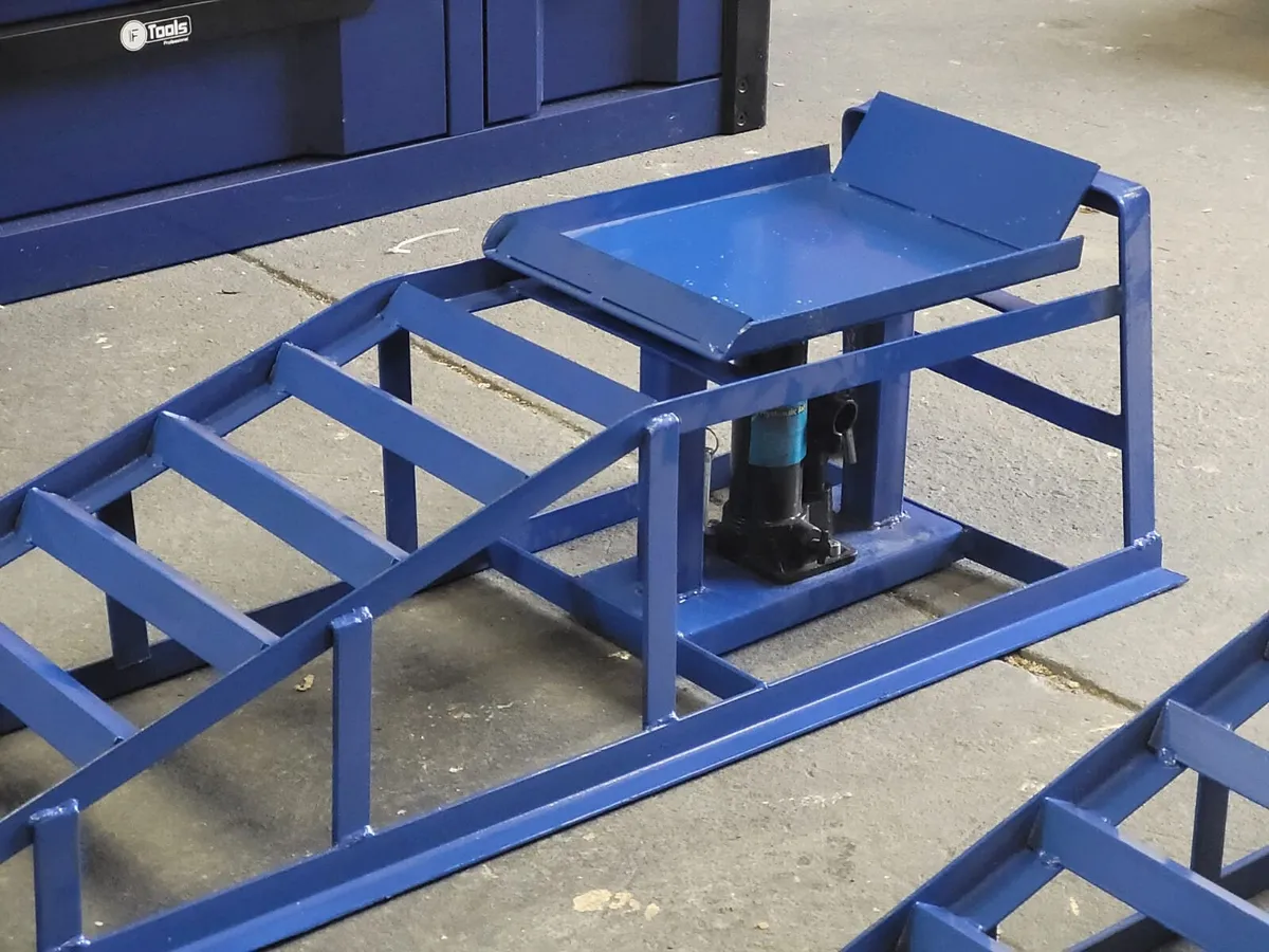 2 Ton Adjustable Garage Ramp Pair - Image 4