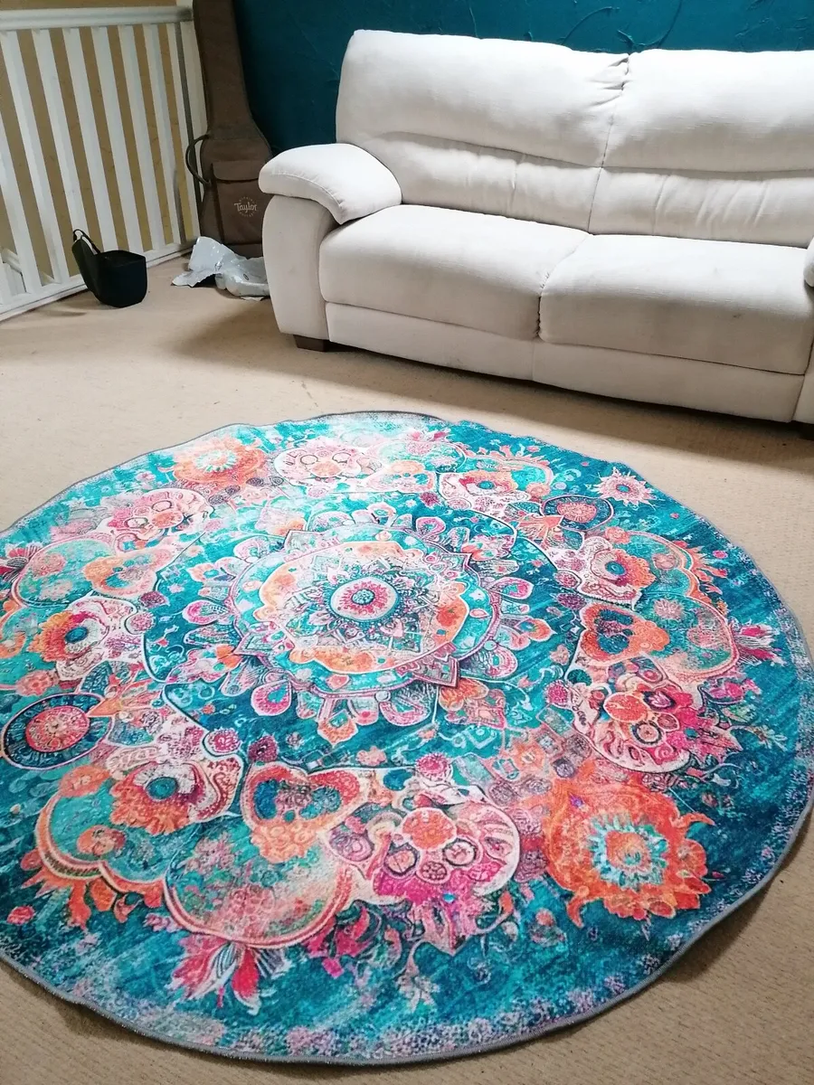 Large round Rug - Image 4