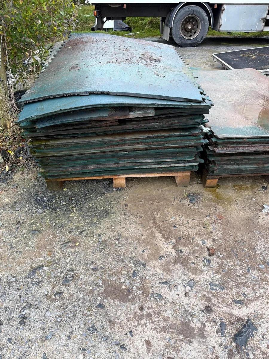 Pre used stable mats 30e each. Interlocking - Image 1