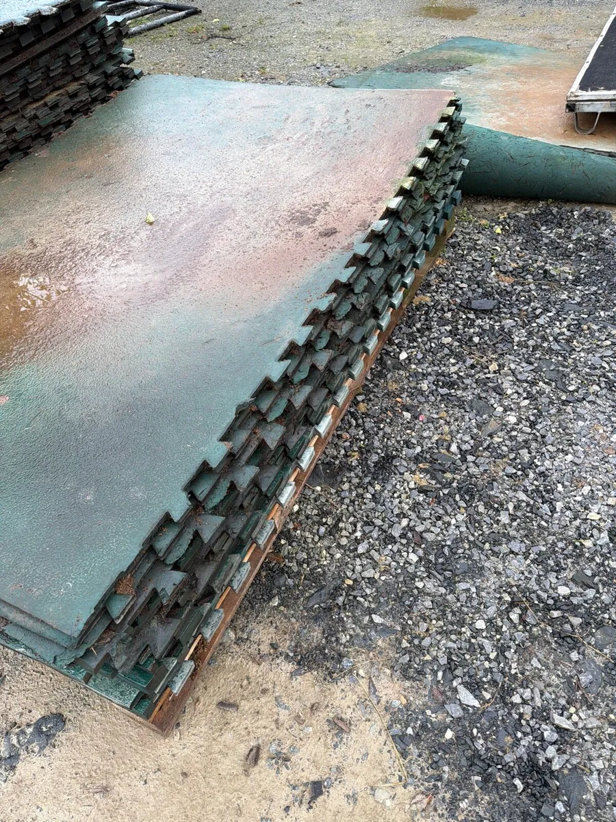 Pre used stable mats 30e each. Interlocking - Image 2