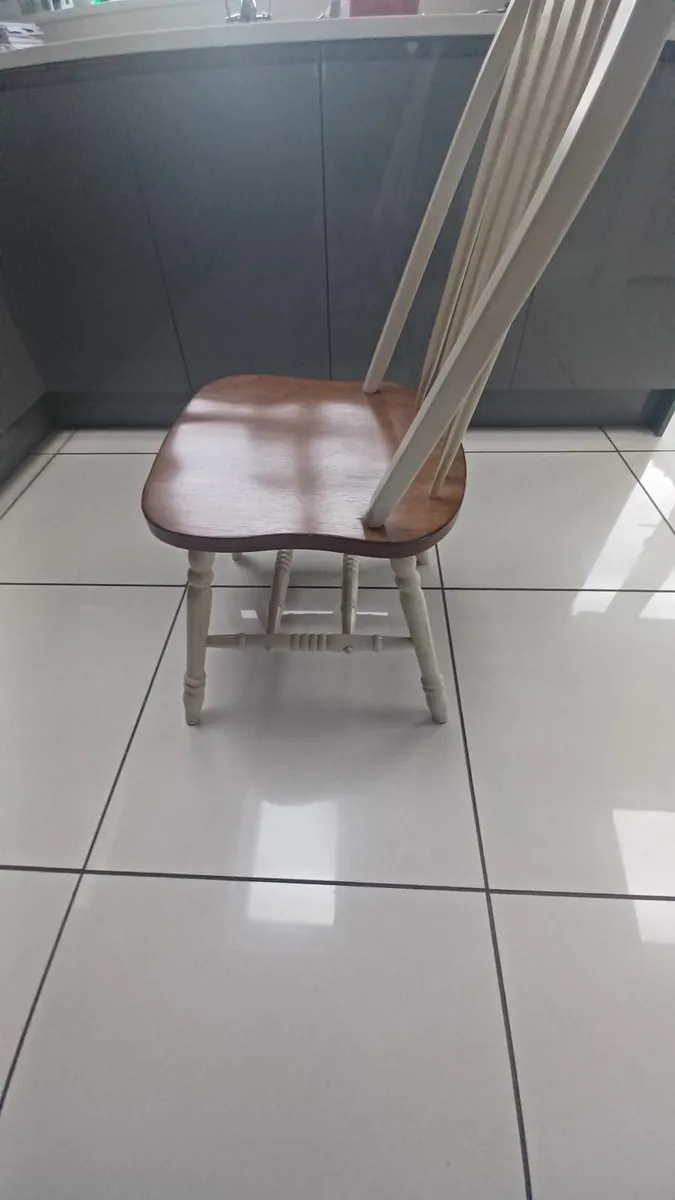 Dining table and chairs - Image 2