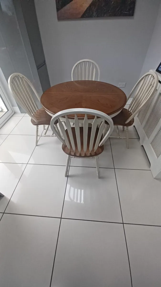 Dining table and chairs - Image 1