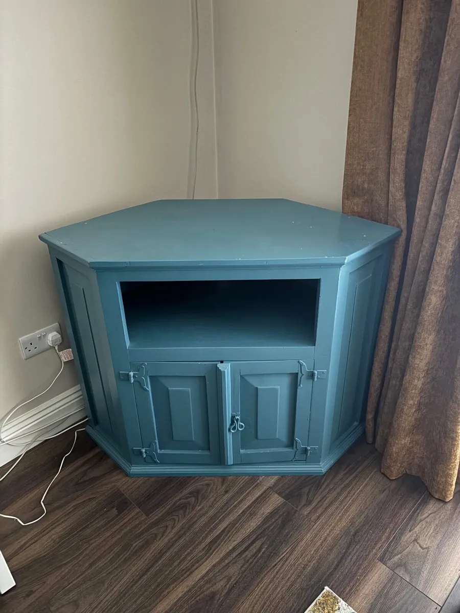 Corner Tv Unit - Image 1