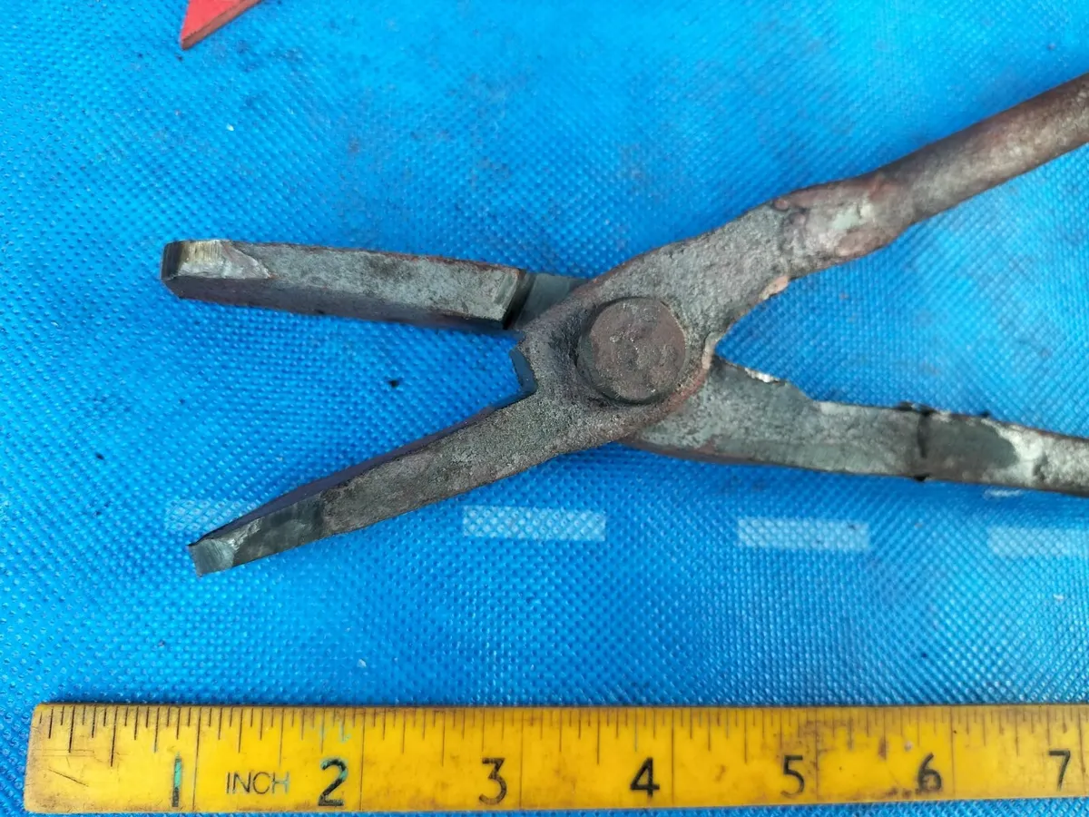 Blacksmiths 19" Flat Tongs - Image 2