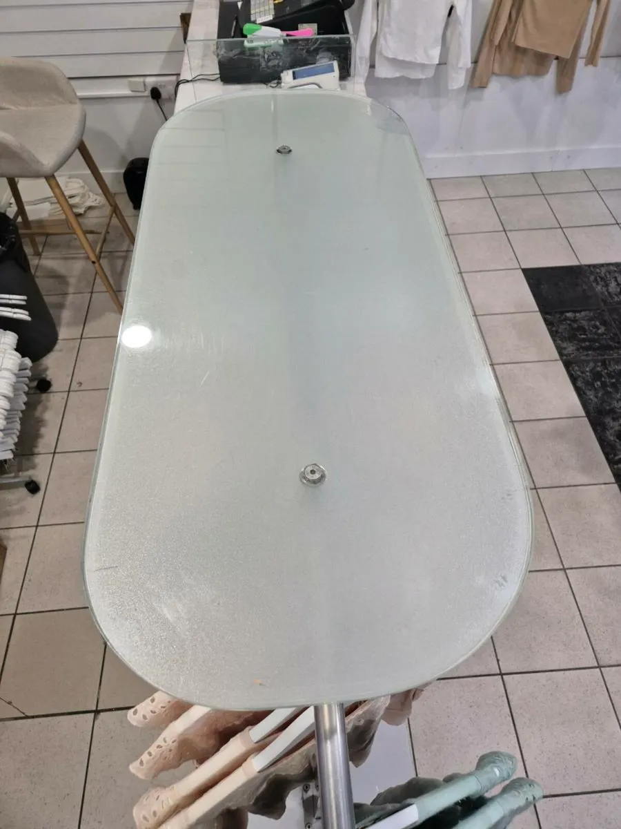 Clothing Rail - Retail Display - Image 4